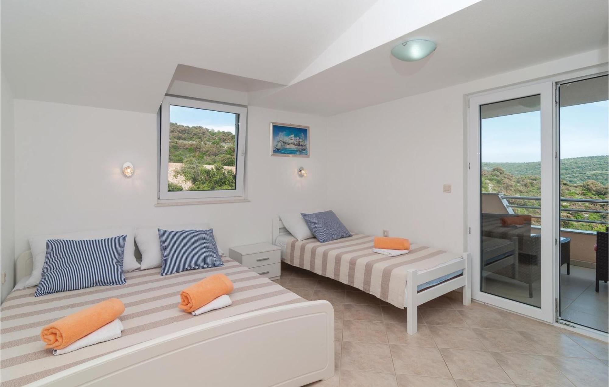 Stunning Apartment In Sevid With Kitchen Luaran gambar